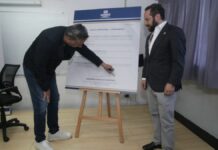 Fer Morales firma agenda empresarial con CANAGRAF