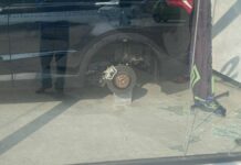 Roban llantas a autos de agencia sobre la Vía Atlixcáyotl