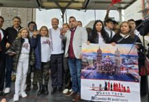 Poblanos en Nueva York expresa su apoyo a Armenta, en marco del 5 de Mayo