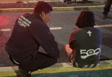 ¡Dos veces en un día! Salvan a mujer que intentaba saltar de puente en Puebla