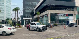 Hombre armado amenaza con quitar a vida personas en plaza de Zavaleta Hombre