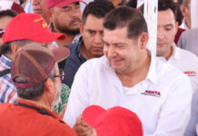 Armenta se compromete con atención médica a adultos mayores