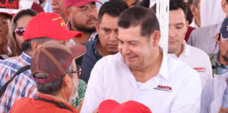 Armenta se compromete con atención médica a adultos mayores