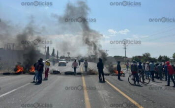 Pobladores cierran la Cuapiaxtla-Acatzingo en protesta contra presidente municipal