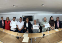 Reconocen a poblanos organizadores del Desfile de la Independencia de México en Nueva York
