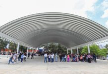 Sergio Salomón inaugura techados de escuela en Puebla