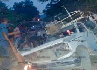 Cae camioneta a barranca en Santa María Coyomeapan; hay un muerto y 14 heridos