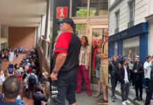 Mexicanos cantan “Cielito Lindo” durante jornada electoral en el extranjero