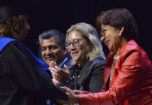 Lilia Cedillo preside graduaciones de preparatorias de la BUAP