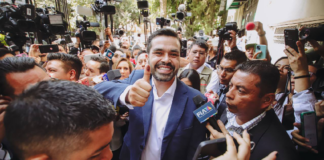 Máynez se muestra “optimista” al emitir su voto