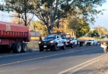 Motociclista muere al impactarse contra tráiler en la Puebla-Atlixco