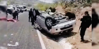 Dos muertos y tres lesionados por volcadura en Petlalcingo
