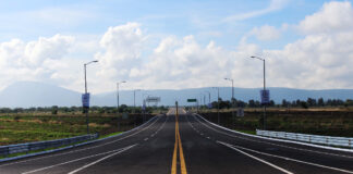 Pobladores de Tianguismanalco liberan autopista Siglo XXI