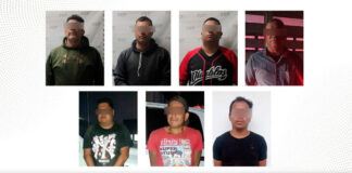 Policías estatales detienen a siete hombres armados en Puebla