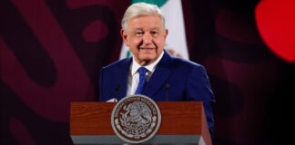 AMLO confía que reforma constitucional garantice voto de mexicanos en el extranjero Reforma