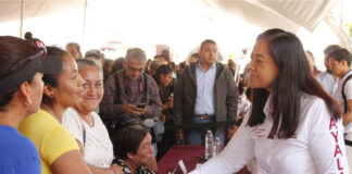 Atlixco: SEDIF y ayuntamiento entregan sillas de ruedas y credenciales a personas con discapacidad