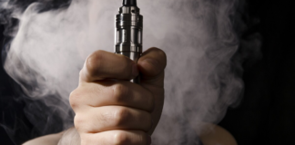 Estudiantes se intoxican por uso de vapeadores cannábicos en Michoacán