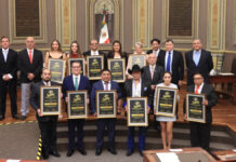 Congreso de Puebla reconoce a abogados y profesionistas por su labor