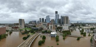 “Beryl” suma ocho muertos en su paso por Texas