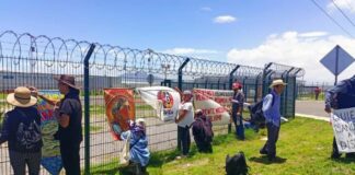 Realizan plantón contra Granjas Caroll’s en Oriental