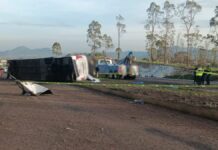 Choca autobús en Los Reyes-Zacatepec; hay un poblano muerto
