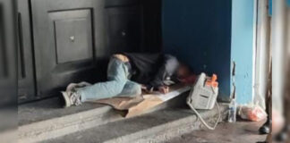 Muere hombre en situación de calle al lado del Teatro Principal