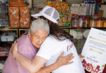 Norma Layón recorre junta auxiliar de Santa Catarina Hueyatzacoalco