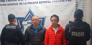 Policía estatal detiene a padre e hijo por portación ilegal de arma de fuego en Tlaola