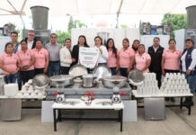 SEDIF entrega apoyos en Santo Tomás Hueyotlipan