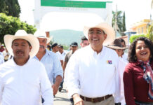 Sergio Salomón preside reconstrucción de la carretera Agua Dulce-Tlapanalá-Ojo del Carbón-Tepemaxalco