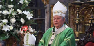 Arzobispo de Puebla se someterá a cirugía de rodillas