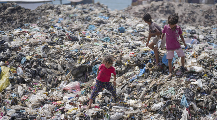OMS alerta ante posible brote de polio en Gaza