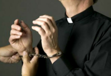 Detienen a sacerdote en Austria por producir metanfetaminas en su parroquia