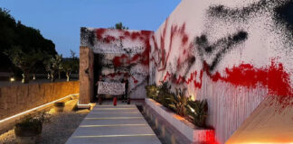 Activistas climáticos pintan mansión de Messi en Ibiza