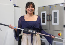 Alumna IBERO Puebla crea bastón inteligente para personas ciegas