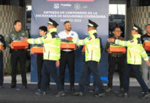 Ayuntamiento de Puebla entrega uniformes nuevos a personal de SSC