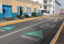 Paola Angon entrega calle pavimentada a vecinos de Santiago Mixquitla