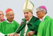 Ucrania ilegaliza iglesia ortodoxa rusa; papa Francisco se opone