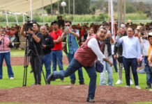 Sergio Salomón inaugura campo de béisbol en Cañada Morelos