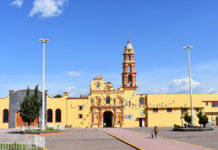 Vecinos señalan que socavón en Tepatlaxco de Hidalgo es foco de infección