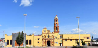 Vecinos señalan que socavón en Tepatlaxco de Hidalgo es foco de infección