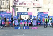 Presenta Ayuntamiento de Puebla playera oficial del Tercer Medio Maratón