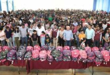 Atlixco entrega más de 5 mil kits escolares a estudiantes de nivel básico