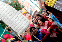 Roban elote gigante de la Feria del Elote en Atlixco