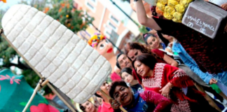 Roban elote gigante de la Feria del Elote en Atlixco