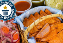 Tlaxcala rompe Récord Guinness al repartir más de 30 mil tacos de canasta