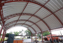 Ariadna Ayala entrega obras educativas en beneficio de casi 400 alumnos