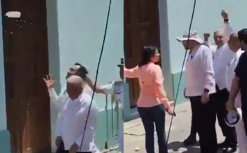 Lanzan una botella a AMLO en Veracruz