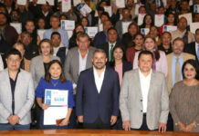 Entregan nombramientos de base a trabajadores del gobierno municipal