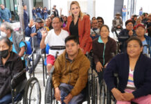 Paola Angon entrega 40 aparatos para promover inclusión y movilidad